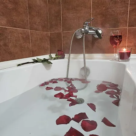 דירה Bee Happy, Pchelinski Bani,hot Mineral Water *