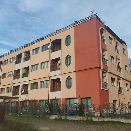 Daire Bee Happy, Pchelinski Bani,hot Mineral Water