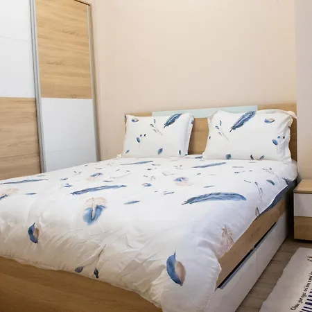 Bee Happy, Pchelinski Bani,hot Mineral Water Pchelin