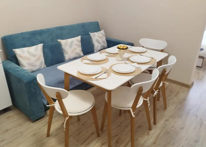 Bee Happy, Pchelinski Bani,hot Mineral Water Daire *