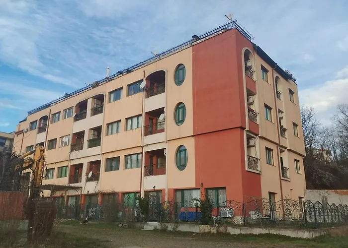 Daire Bee Happy, Pchelinski Bani,hot Mineral Water