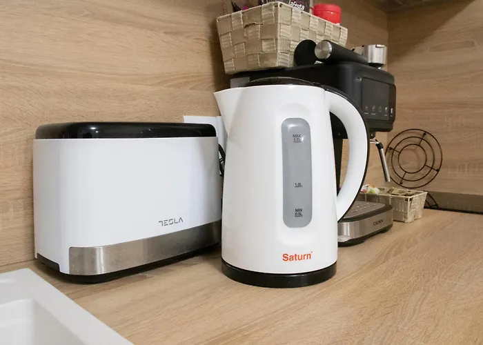 Bee Happy, Pchelinski Bani,hot Mineral Water Pchelin