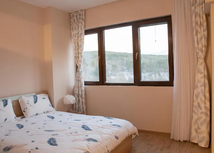 Bee Happy, Pchelinski Bani,hot Mineral Water Daire *