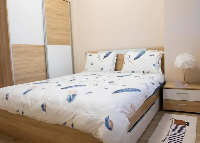 Bee Happy, Pchelinski Bani,hot Mineral Water Pchelin