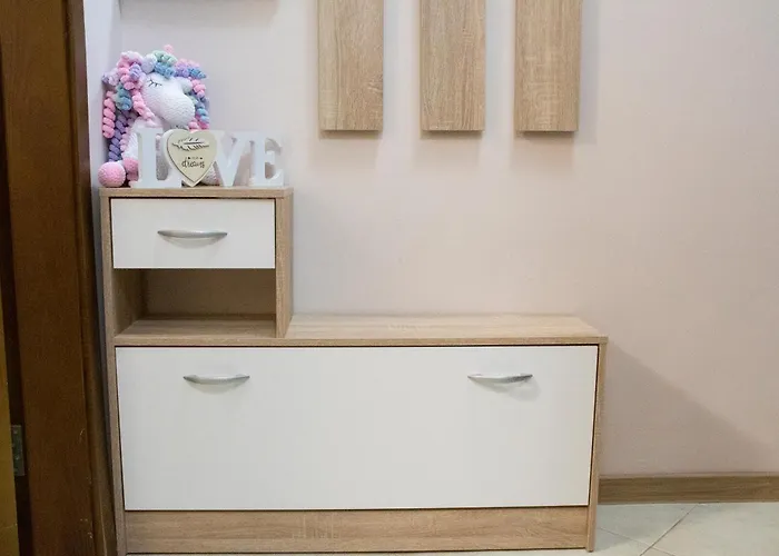 Daire Bee Happy, Pchelinski Bani,hot Mineral Water