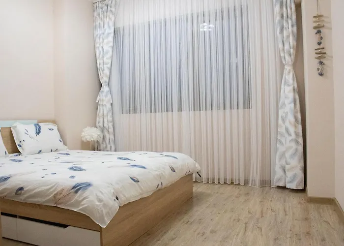 Bee Happy, Pchelinski Bani,hot Mineral Water *