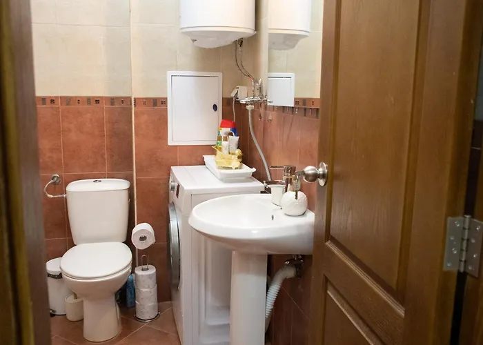 Bee Happy, Pchelinski Bani,hot Mineral Water * Pchelin